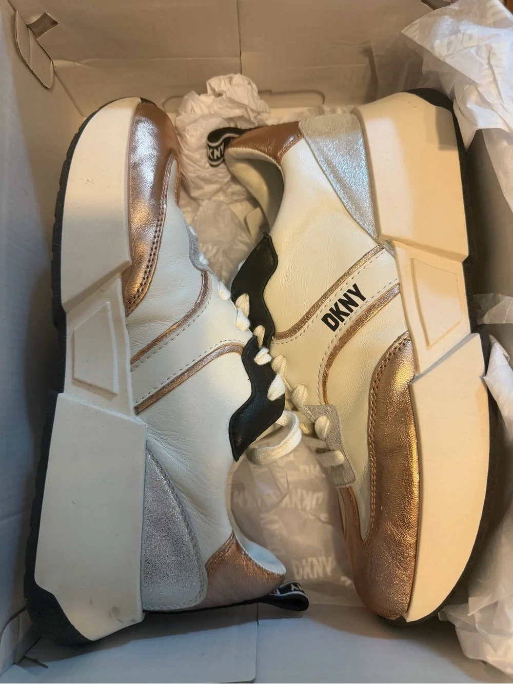DKNY White, Rose Gold & Silver Leather Platform retro Sneakers